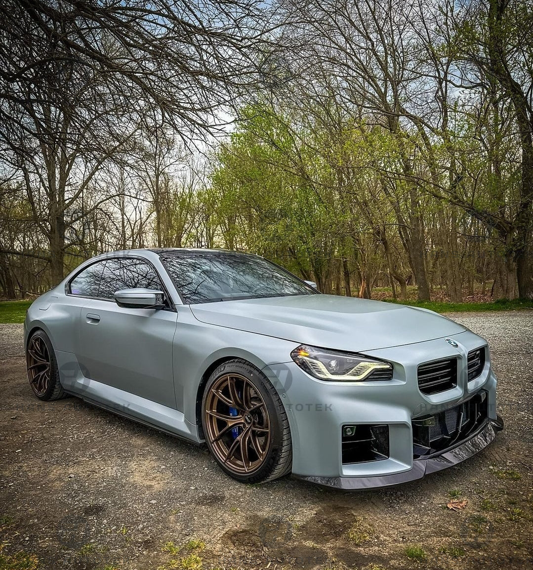 R STYLE REAL CARBON FIBER FRONT LIP SPLITTER FOR BMW M2 G87 COUPE ( 2022 - UP )